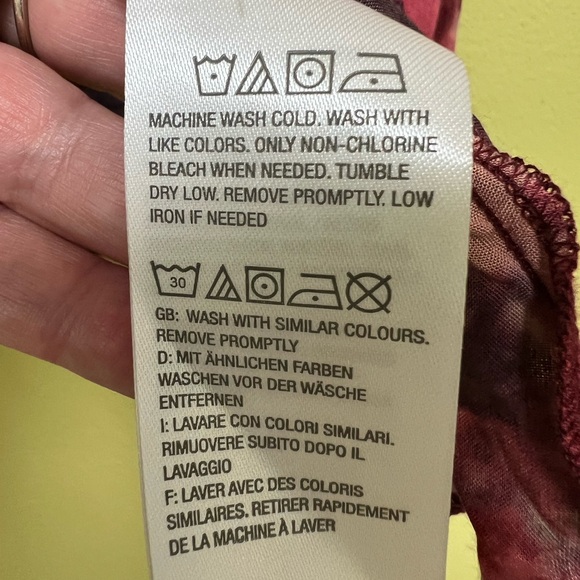 LOGO by Lori Goldstein Red and Black Sleeveless Top - Picture 6 of 9